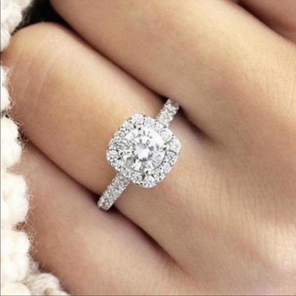 ENGAGEMENT 925 STERLING SILVER DIAMOND RING, CUTE RING, SHINY RING. - Picture 2 of 3